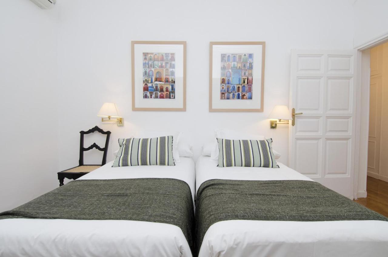 Apartamento Paseo Del Prado II En مدريد المظهر الخارجي الصورة