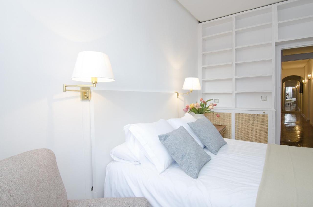 Apartamento Paseo Del Prado II En مدريد المظهر الخارجي الصورة