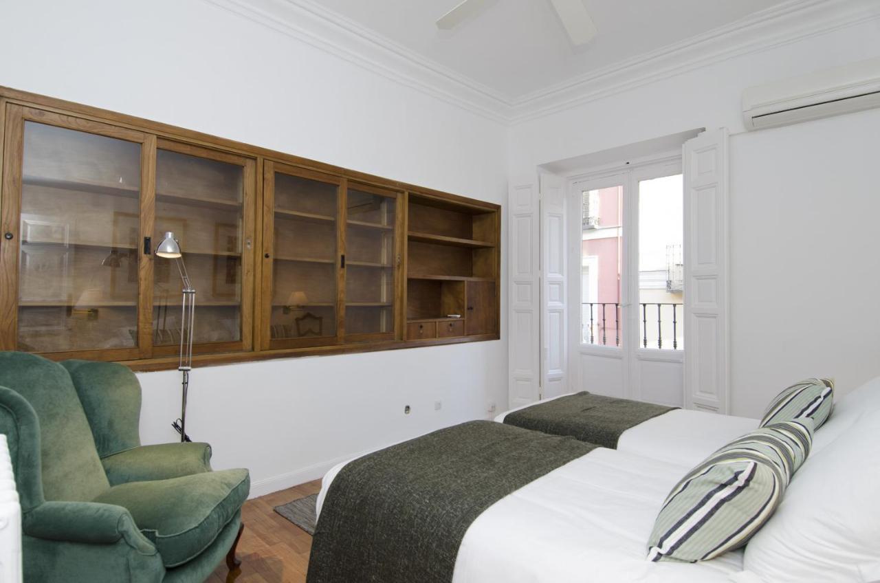 Apartamento Paseo Del Prado II En مدريد المظهر الخارجي الصورة