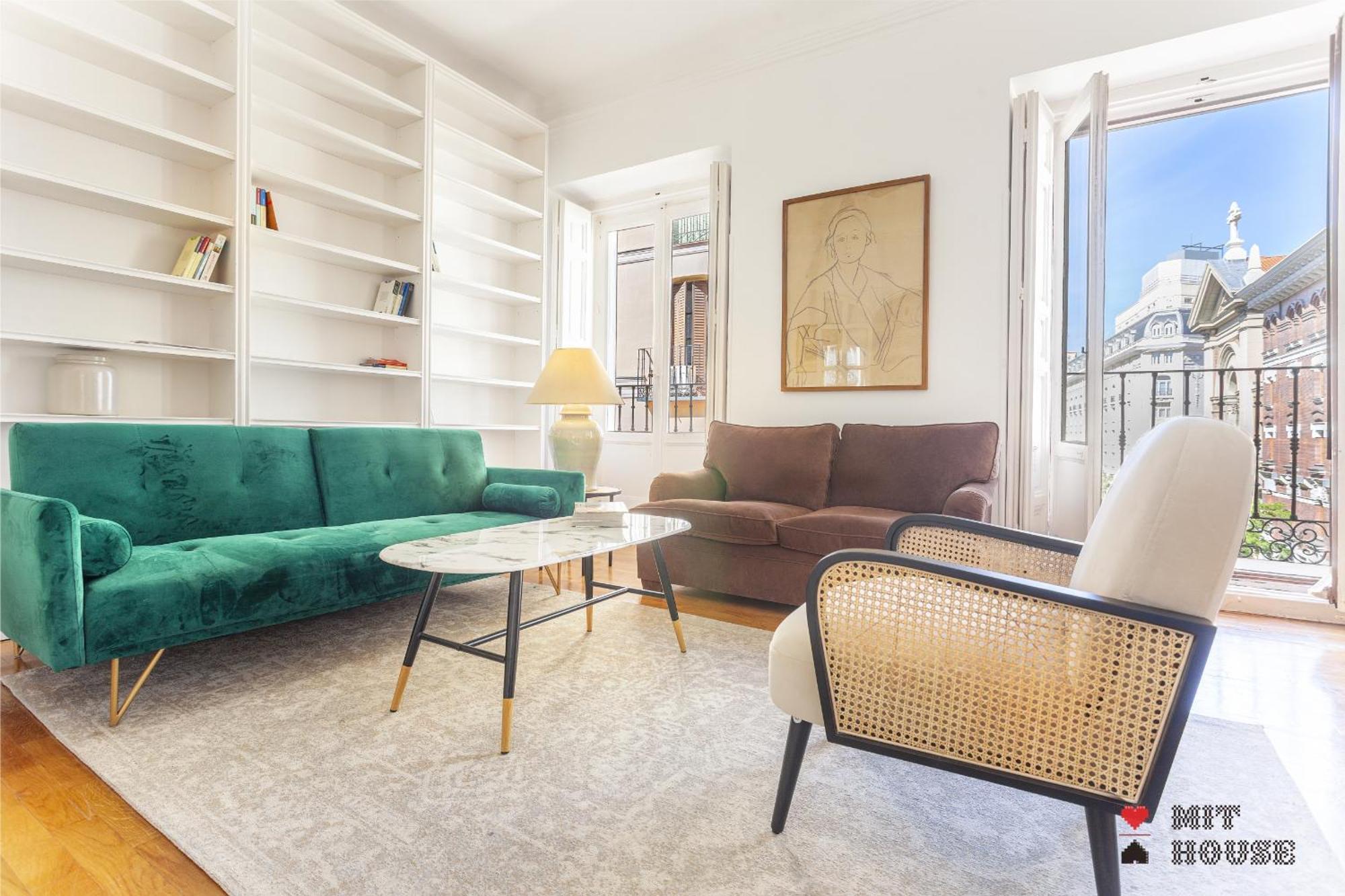 Apartamento Paseo Del Prado II En مدريد المظهر الخارجي الصورة